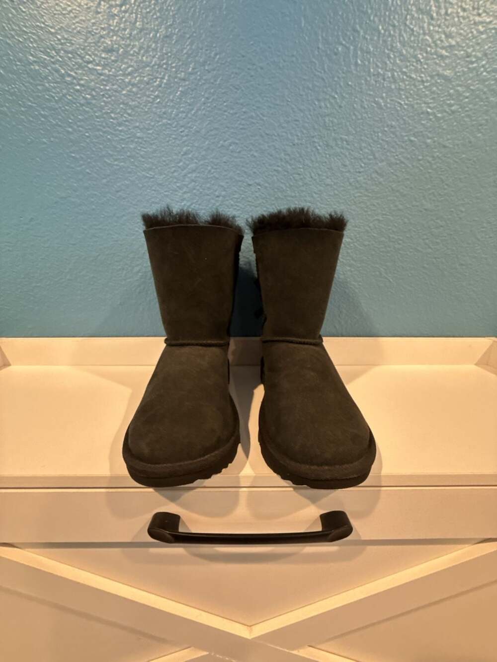 UGG Bailey Bow II Black Suede Sheepskin Classic Boots Size 3